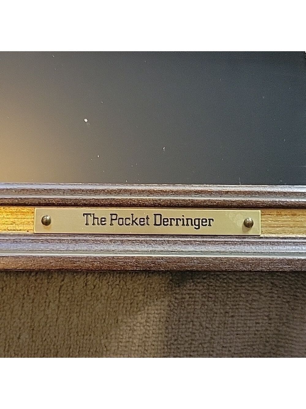 Franklin Mint 1979 Pocket Derringers – 24k Gold & Sterling Silver Framed Artwork - Picture 4 of 5